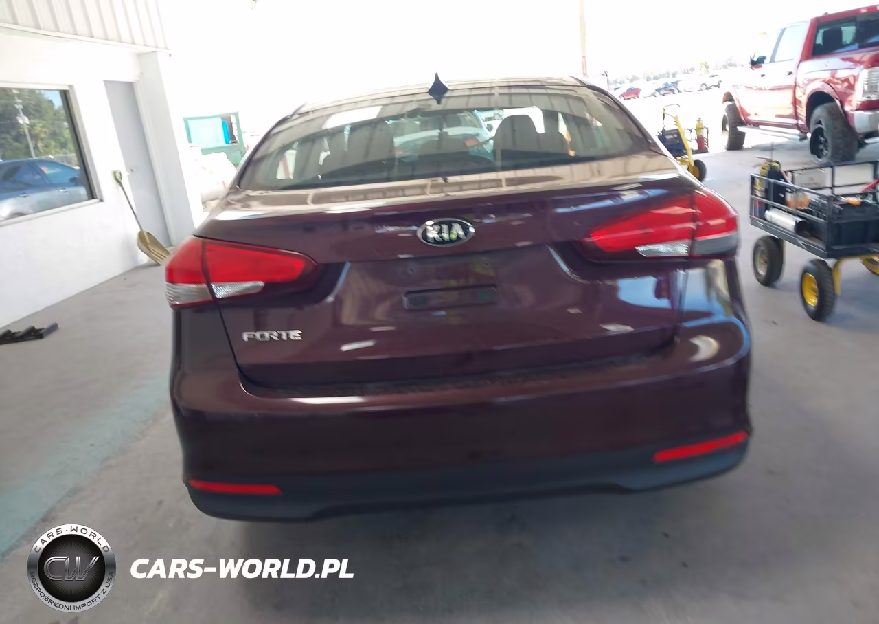 2018 Kia Forte Lx VIN:3KPFK4A78JE182692 - 16
