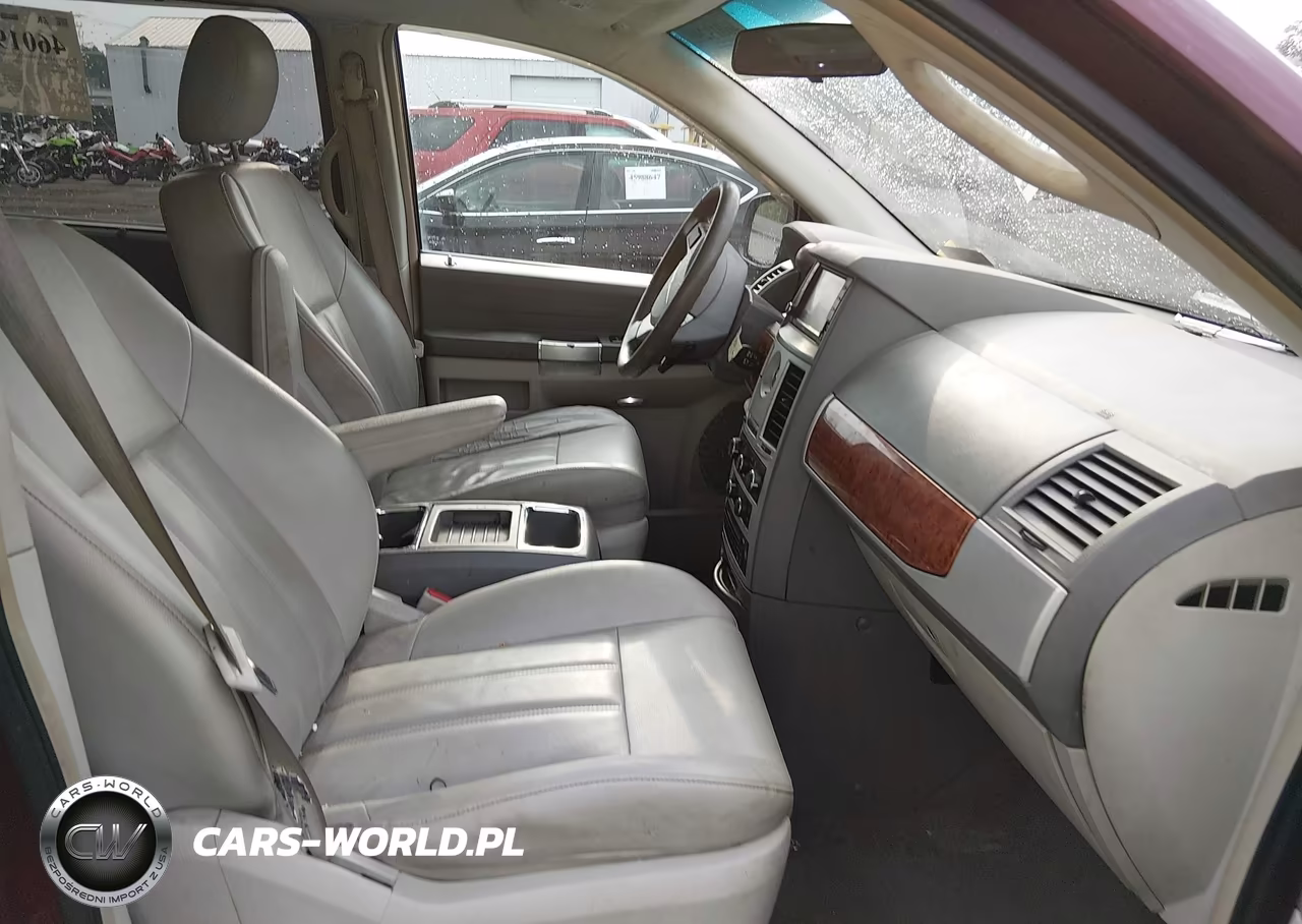 2008 Chrysler Town & Country Touring VIN:2A8HR54P08R757777 - 5