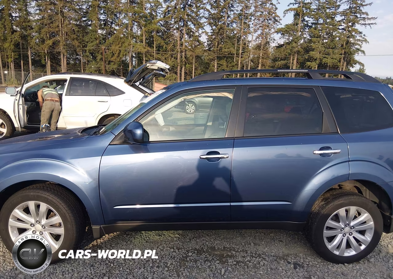 2011 Subaru Forester 2.5X Premium VIN:JF2SHADC2BH704394 - 14