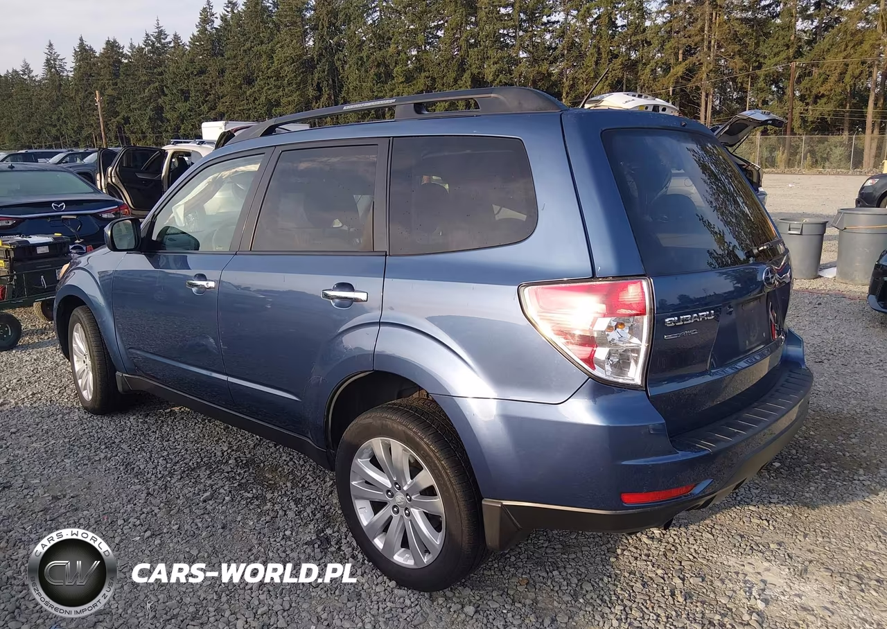 2011 Subaru Forester 2.5X Premium VIN:JF2SHADC2BH704394 - 3