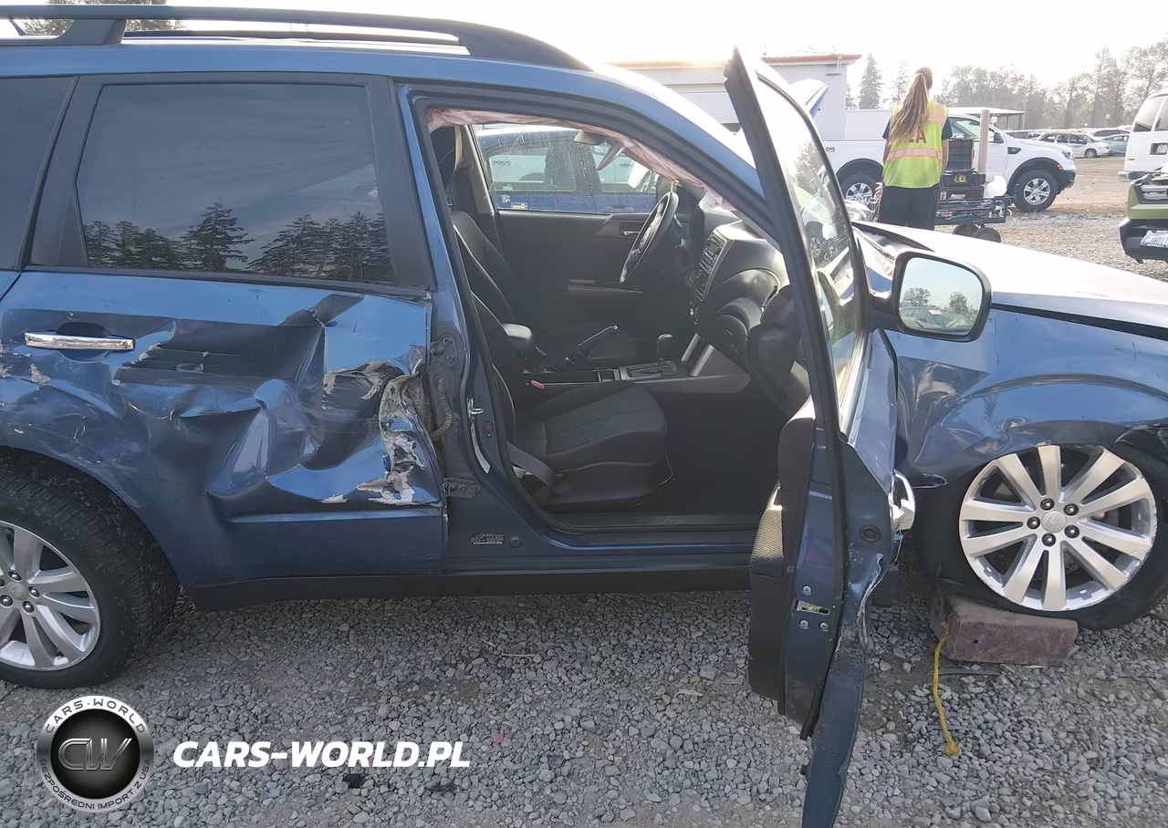 2011 Subaru Forester 2.5X Premium VIN:JF2SHADC2BH704394 - 5