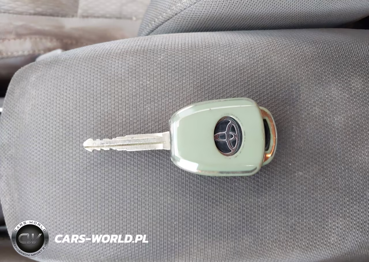 2015 Toyota Corolla Le VIN:2T1BURHE4FC276570 - 11