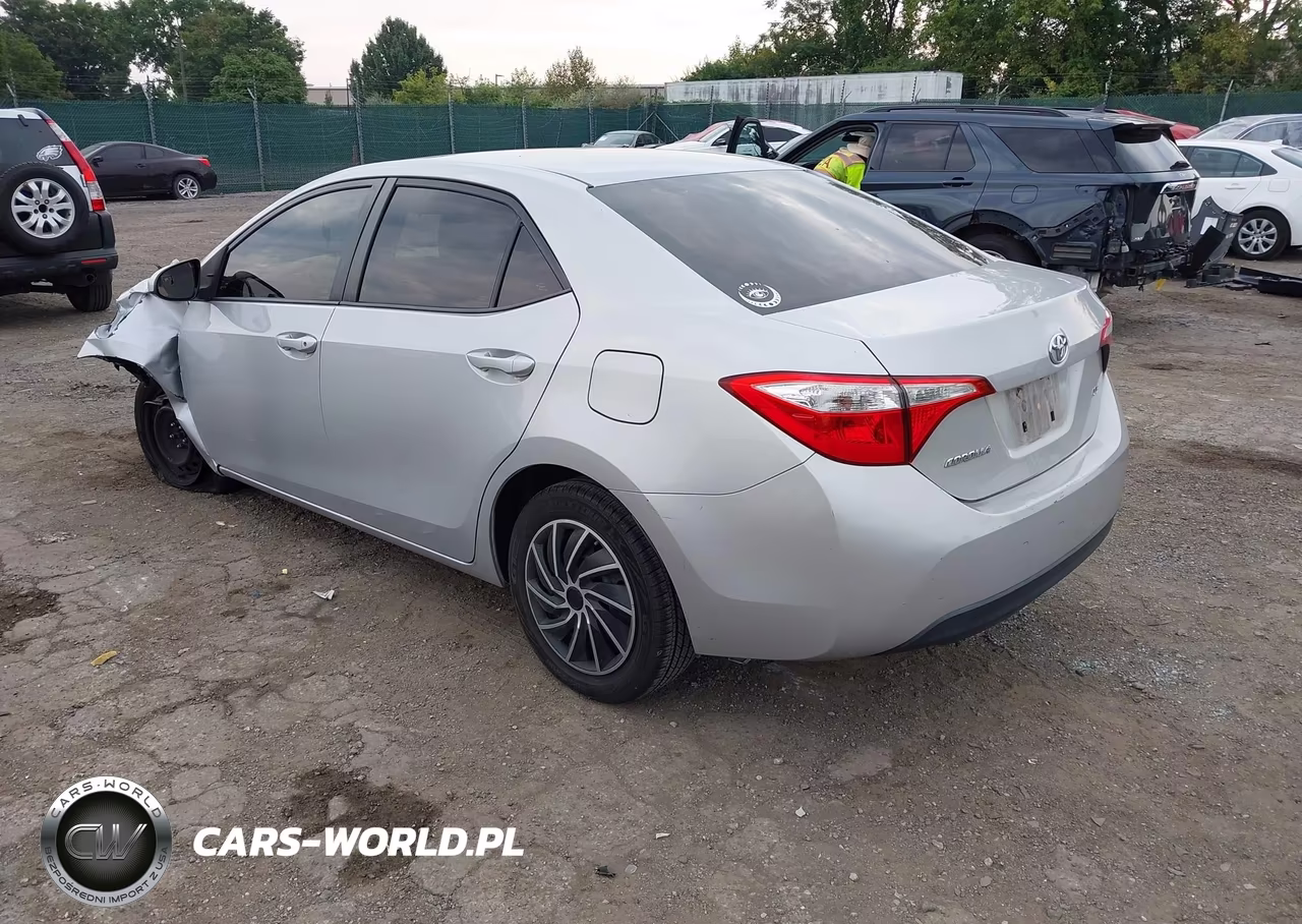 2015 Toyota Corolla Le VIN:2T1BURHE4FC276570 - 3