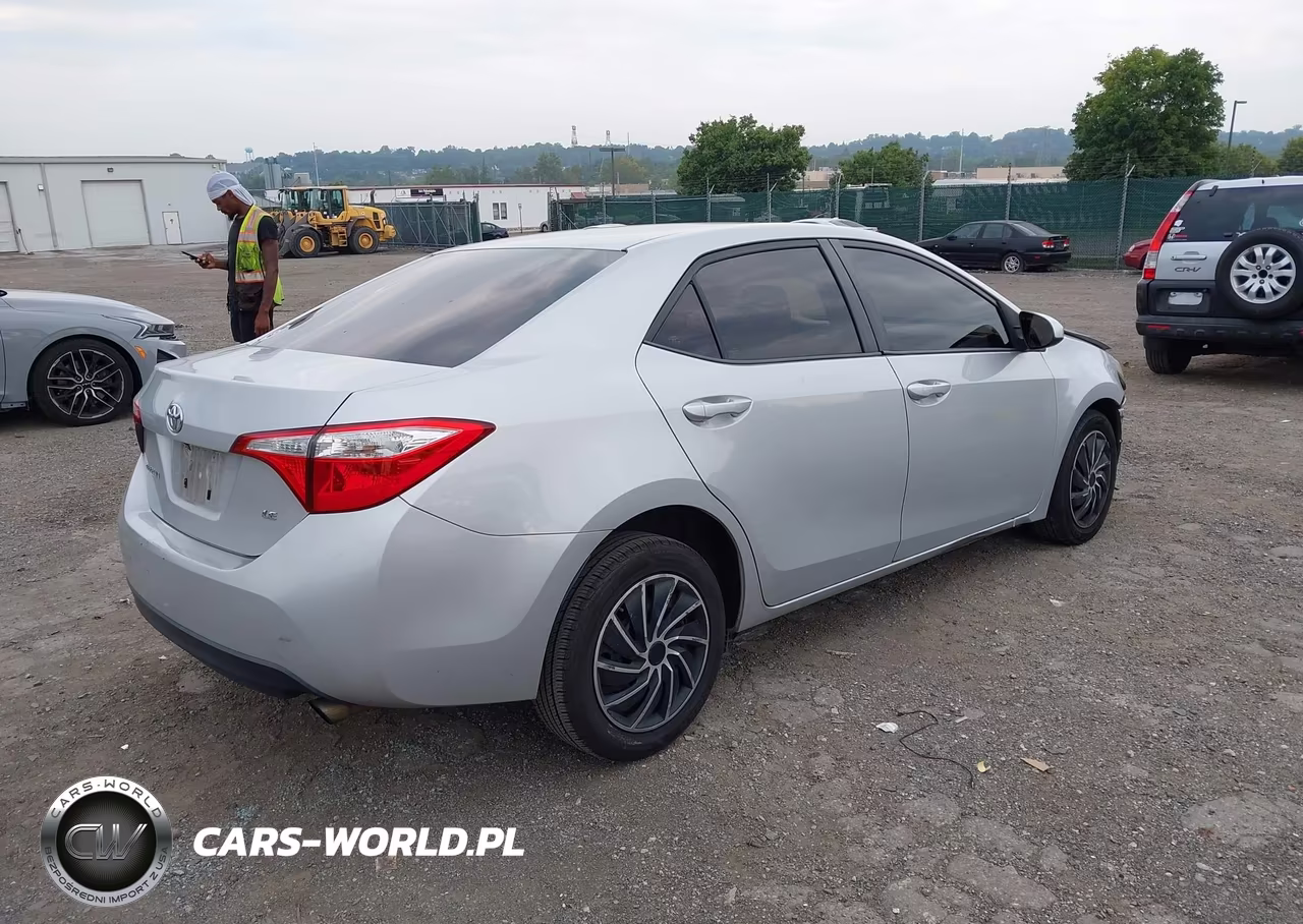 2015 Toyota Corolla Le VIN:2T1BURHE4FC276570 - 4