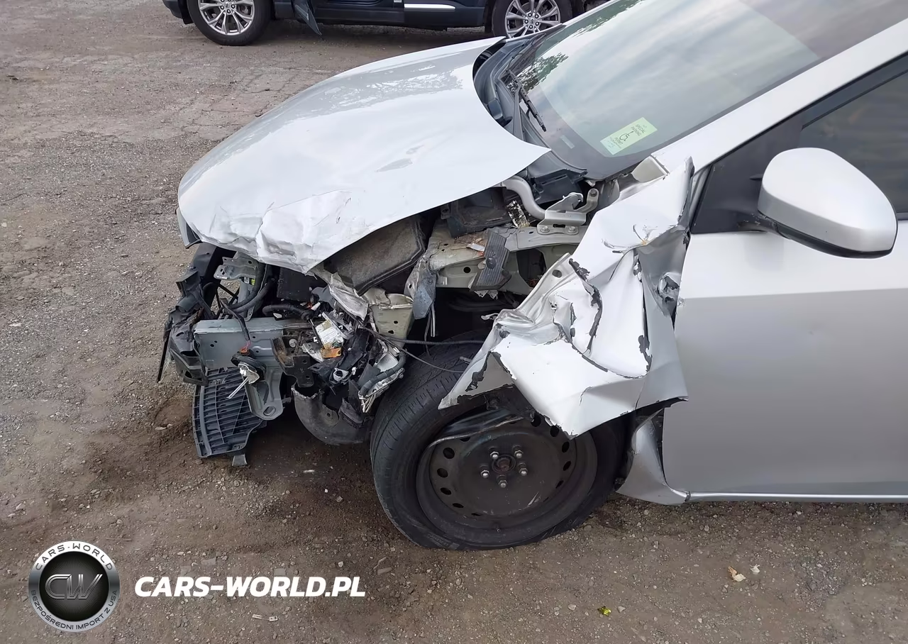 2015 Toyota Corolla Le VIN:2T1BURHE4FC276570 - 6