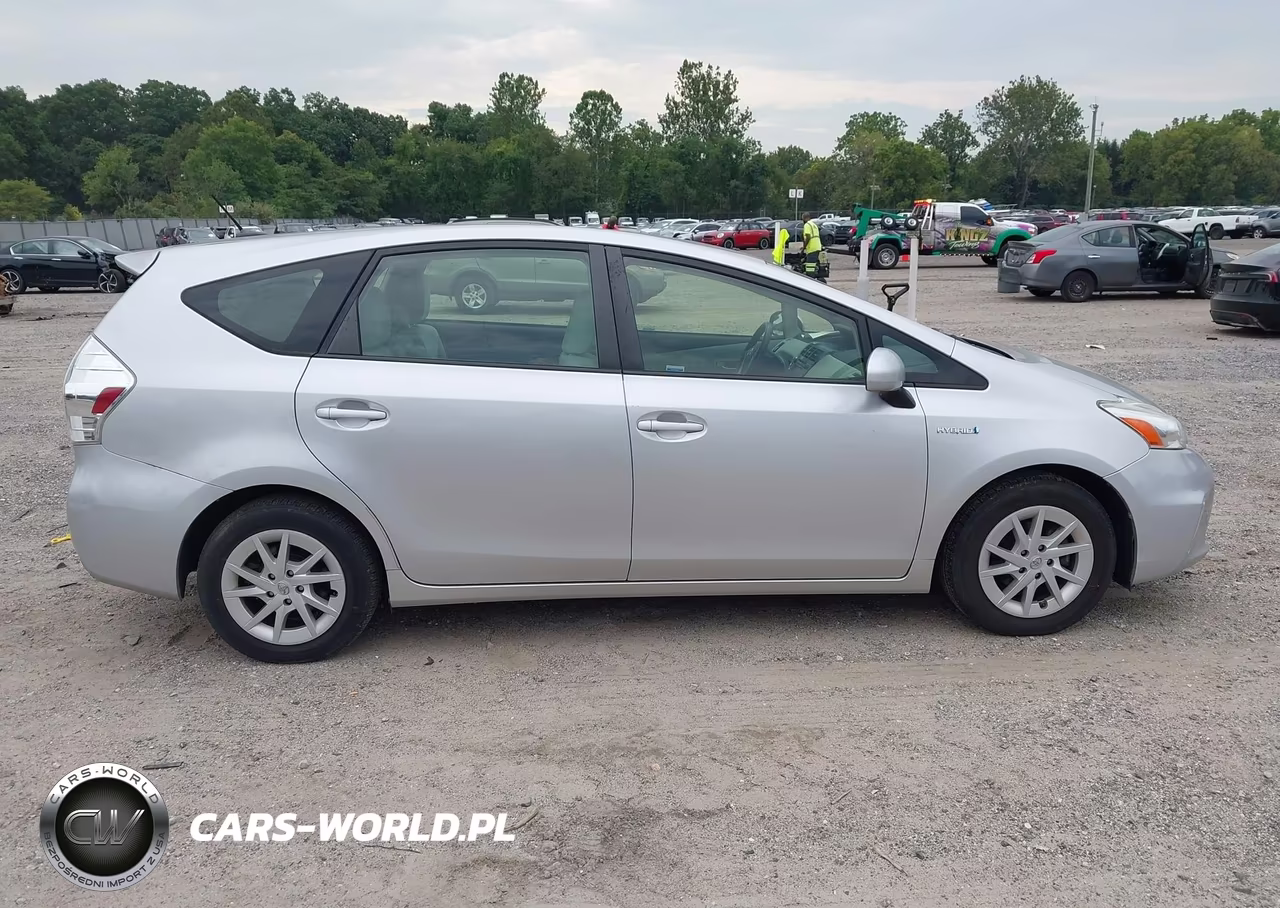 2012 Toyota Prius V Three VIN:JTDZN3EUXC3119263 - 13