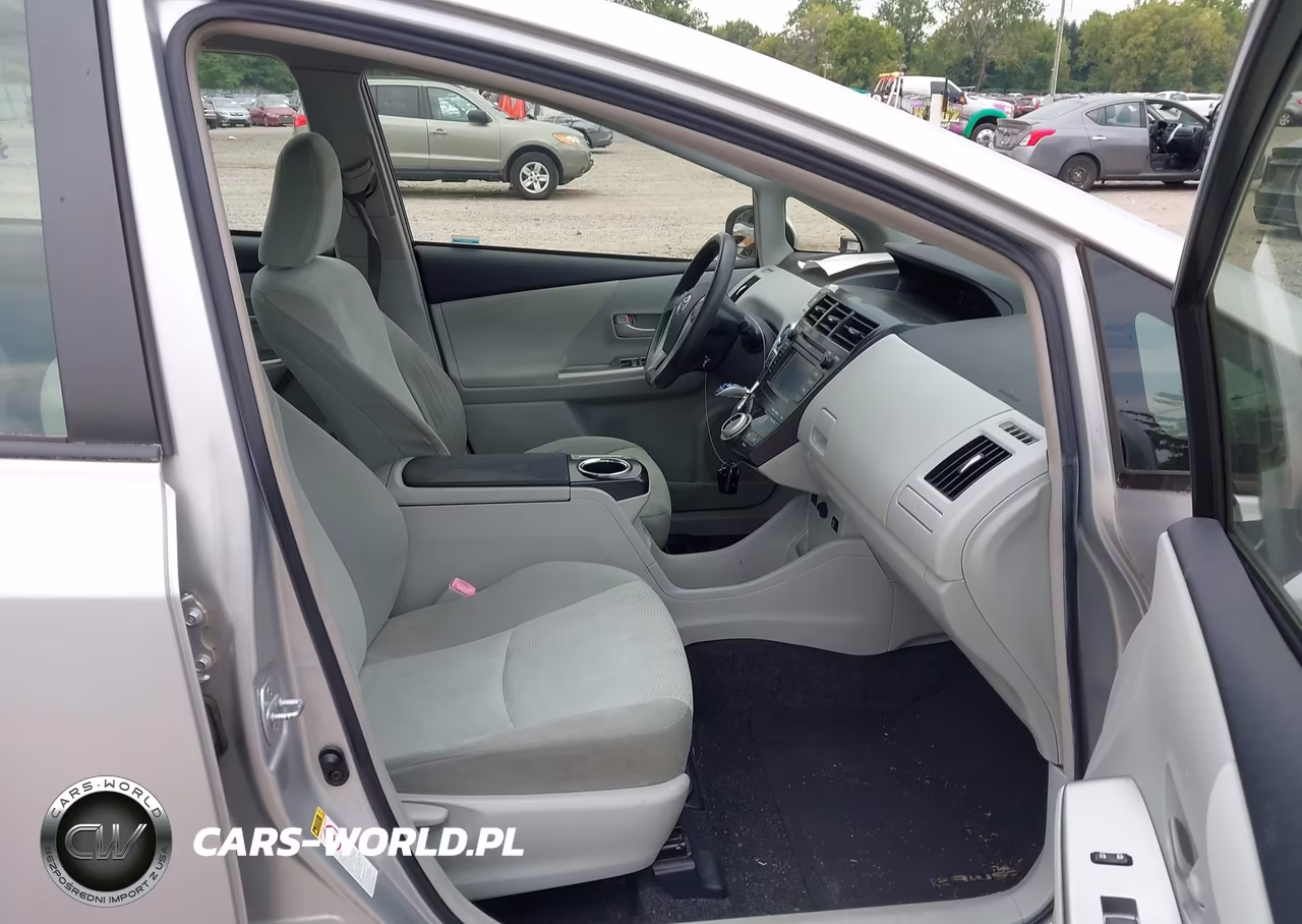 2012 Toyota Prius V Three VIN:JTDZN3EUXC3119263 - 5
