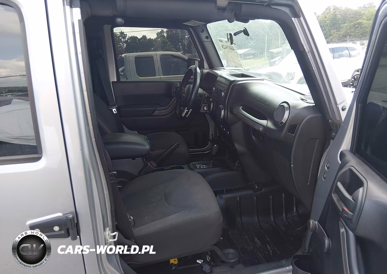 2017 Jeep Wrangler Unlimited Sport 4X4 VIN:1C4BJWDG4HL511687 - 5