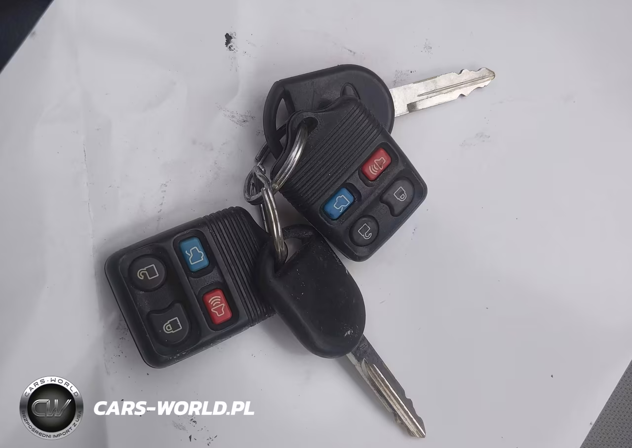 2011 Ford Focus S VIN:1FAHP3EN0BW175844 - 11