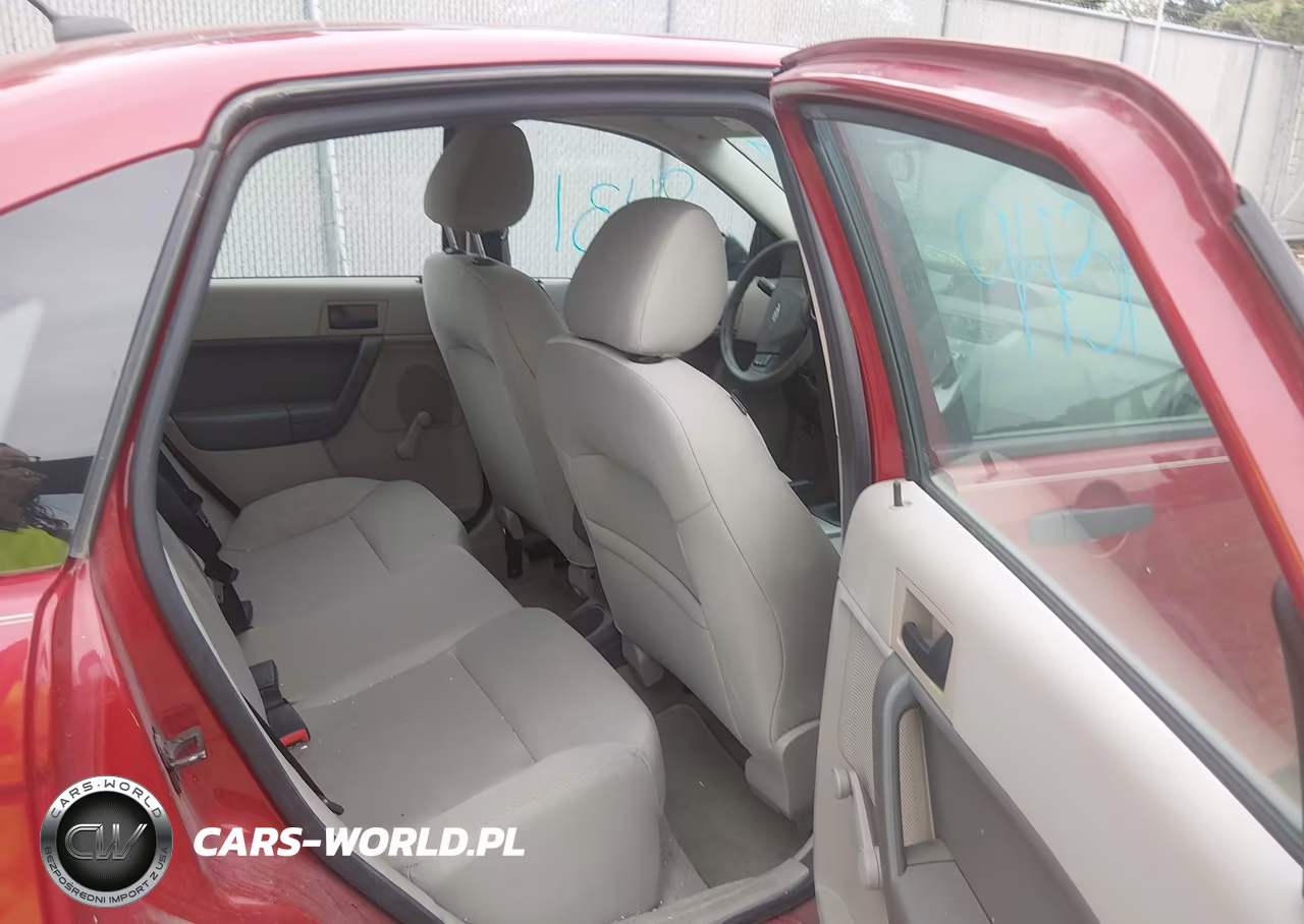 2011 Ford Focus S VIN:1FAHP3EN0BW175844 - 8