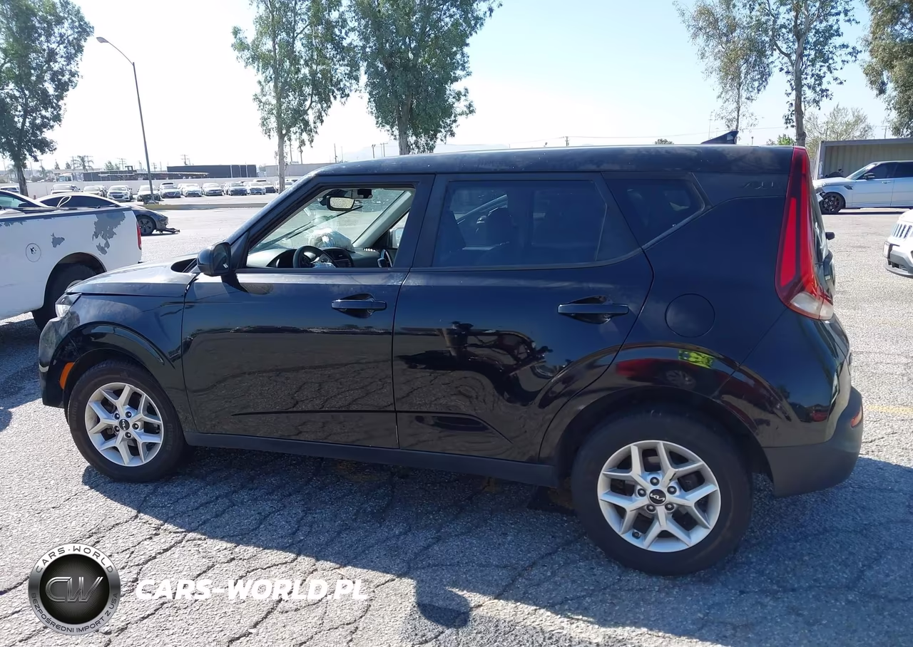 2022 Kia Soul Lx VIN:KNDJ23AU1N7175132 - 17