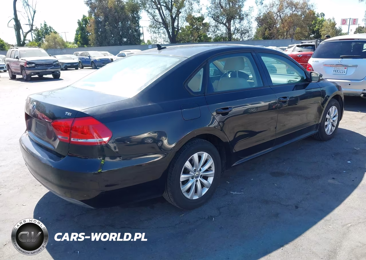 2014 Volkswagen Passat 1.8T Wolfsburg Edition VIN:1VWAT7A37EC093079 - 4