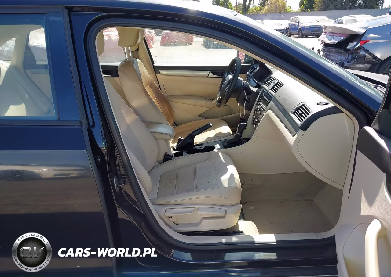2014 Volkswagen Passat 1.8T Wolfsburg Edition VIN:1VWAT7A37EC093079 - 5