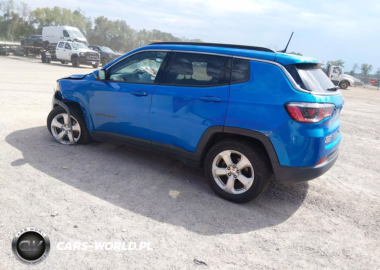 2019 Jeep Compass Latitude 4X4 VIN:3C4NJDBB2KT656120 - 3