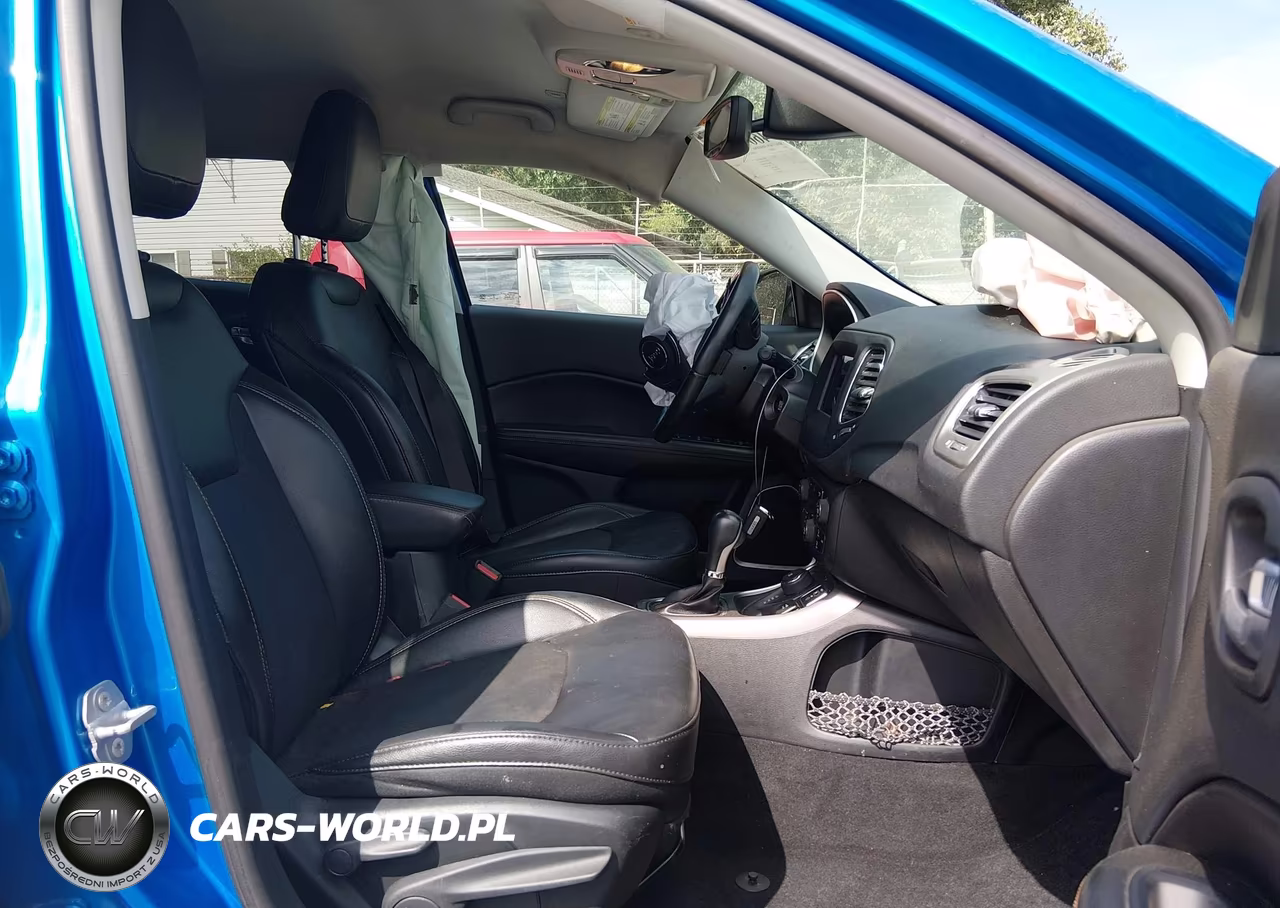 2019 Jeep Compass Latitude 4X4 VIN:3C4NJDBB2KT656120 - 5