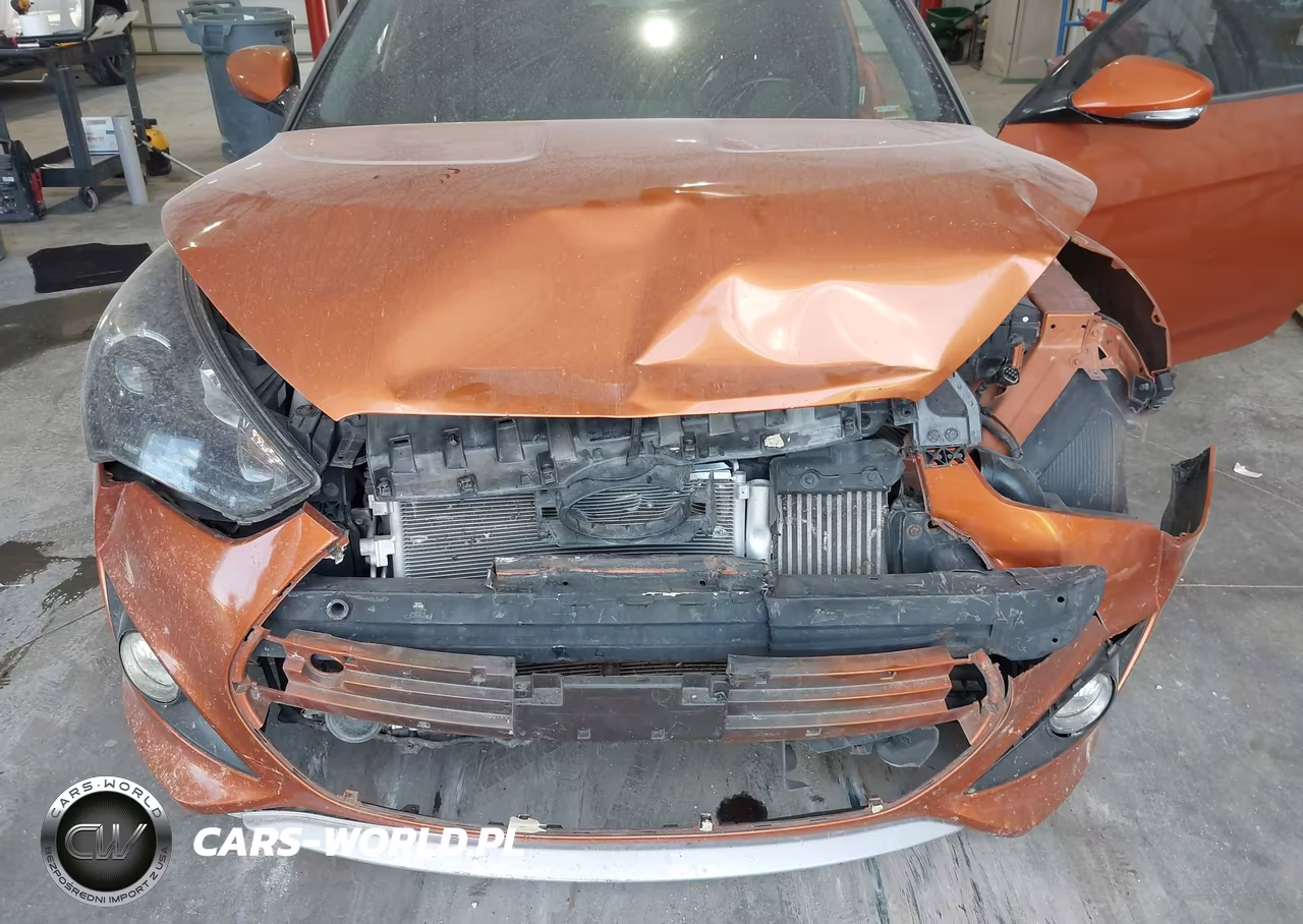 2015 Hyundai Veloster Turbo VIN:KMHTC6AE7FU225062 - 10