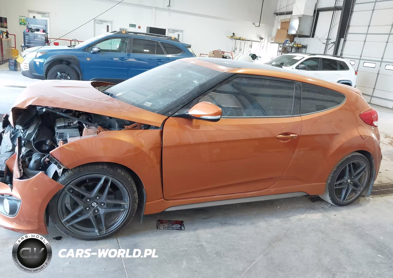 2015 Hyundai Veloster Turbo VIN:KMHTC6AE7FU225062 - 15