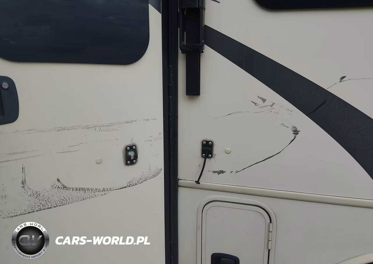 2019 Ford F53 VIN:1F65F5DY0K0A17582 - 6