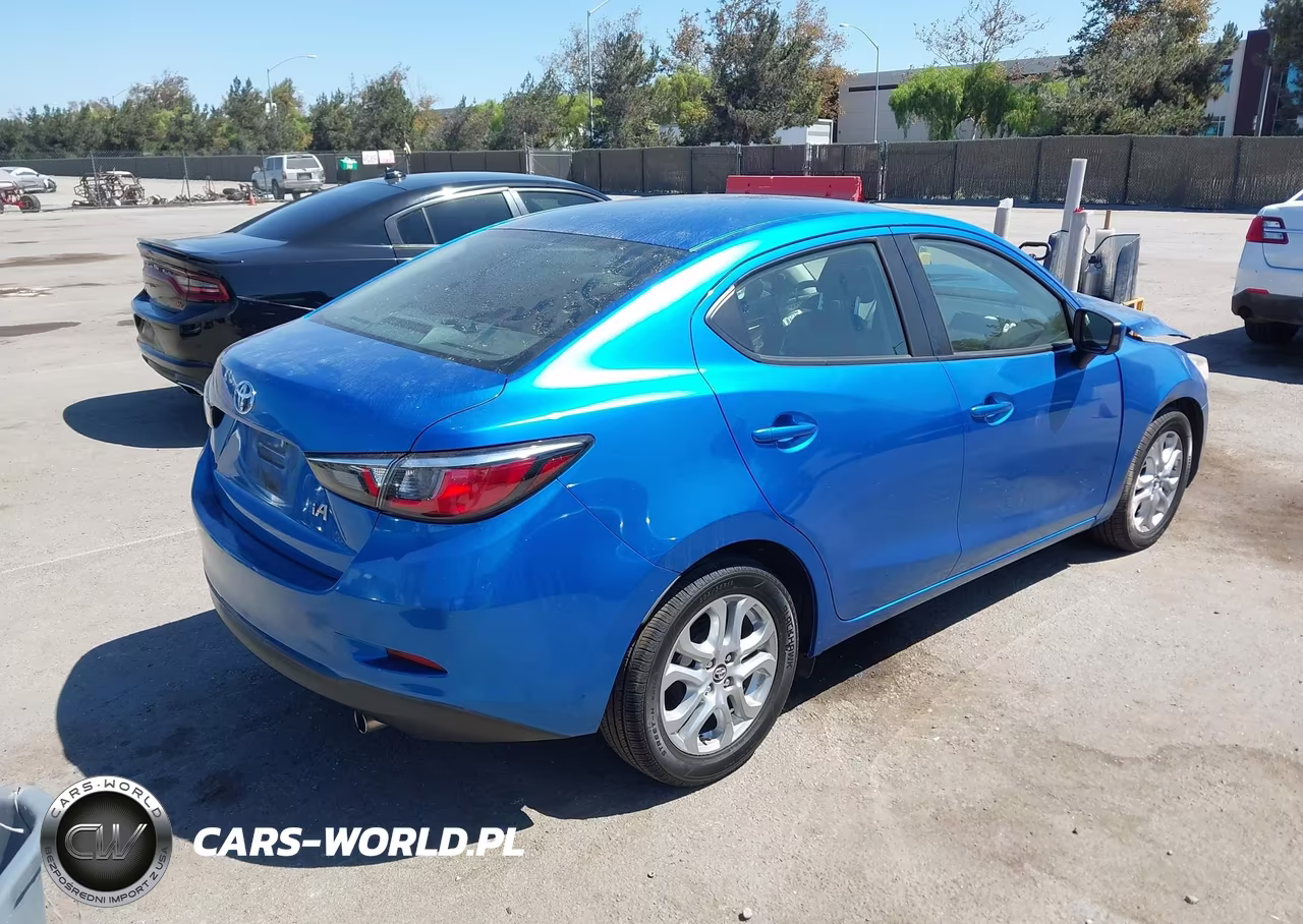 2018 Toyota Yaris Ia VIN:3MYDLBYV3JY302735 - 4