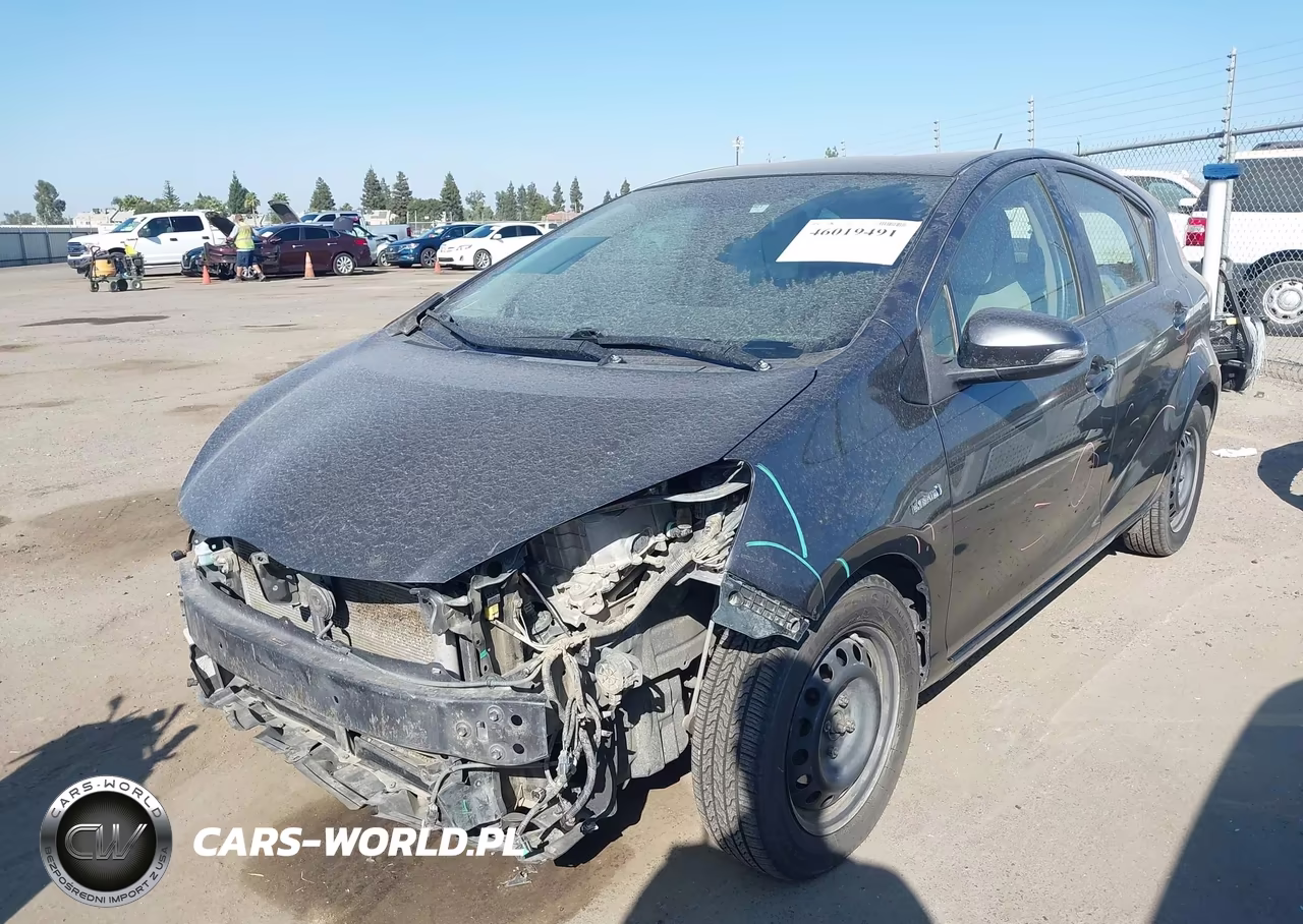 2014 Toyota Prius C One VIN:JTDKDTB30E1071562 - 2