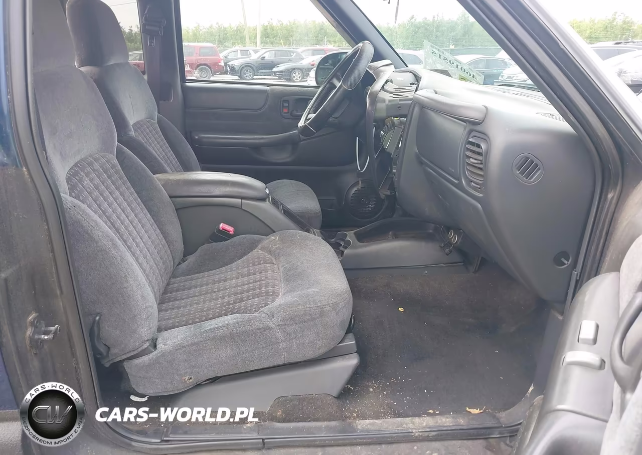 1999 Chevrolet S-10 Ls VIN:1GCCT19WXX8102922 - 5
