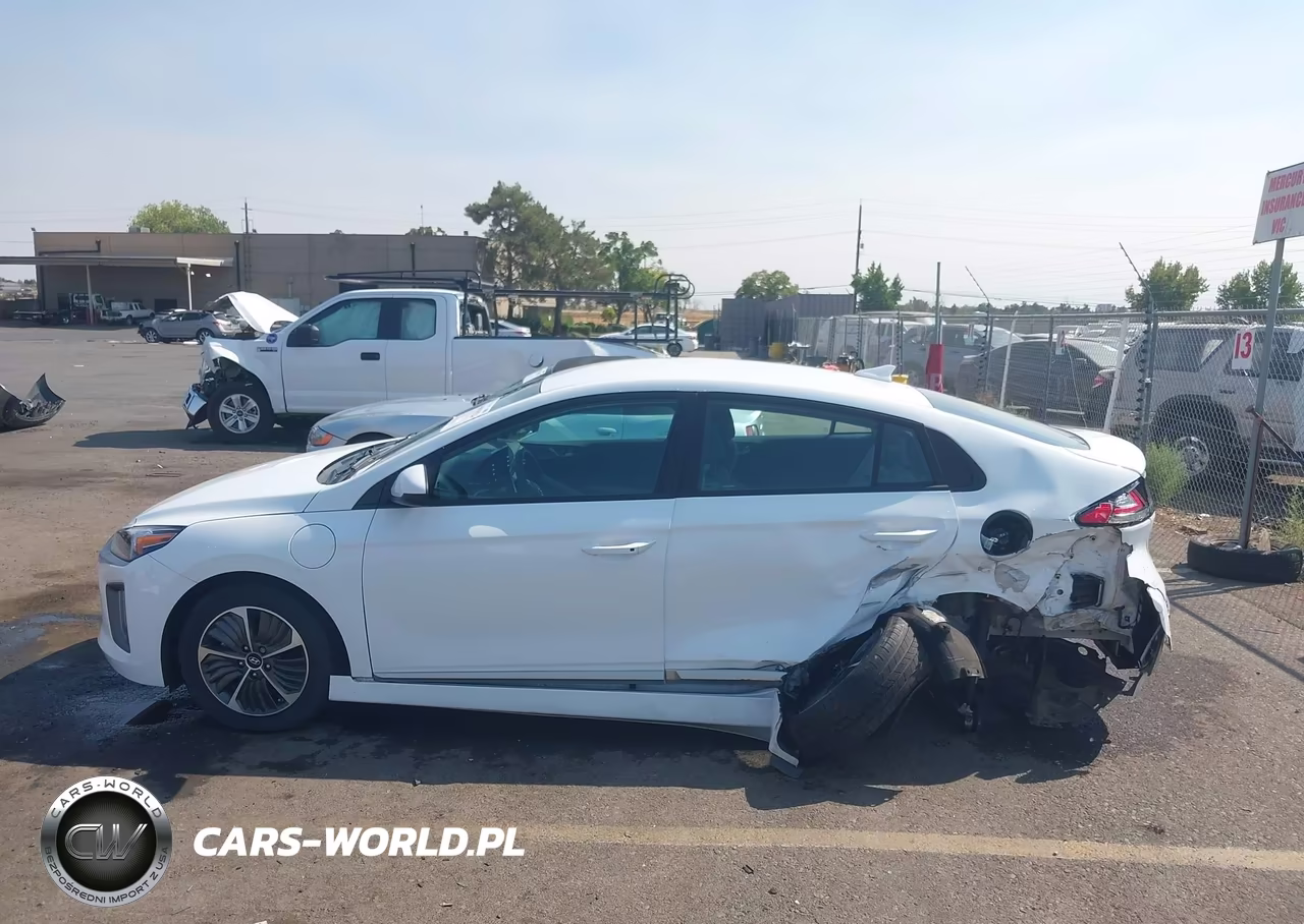 2022 Hyundai Ioniq Plug-In Hybrid Se VIN:KMHC65LDXNU269688 - 14