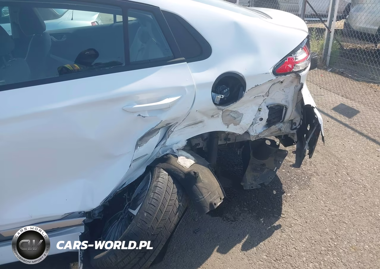2022 Hyundai Ioniq Plug-In Hybrid Se VIN:KMHC65LDXNU269688 - 6