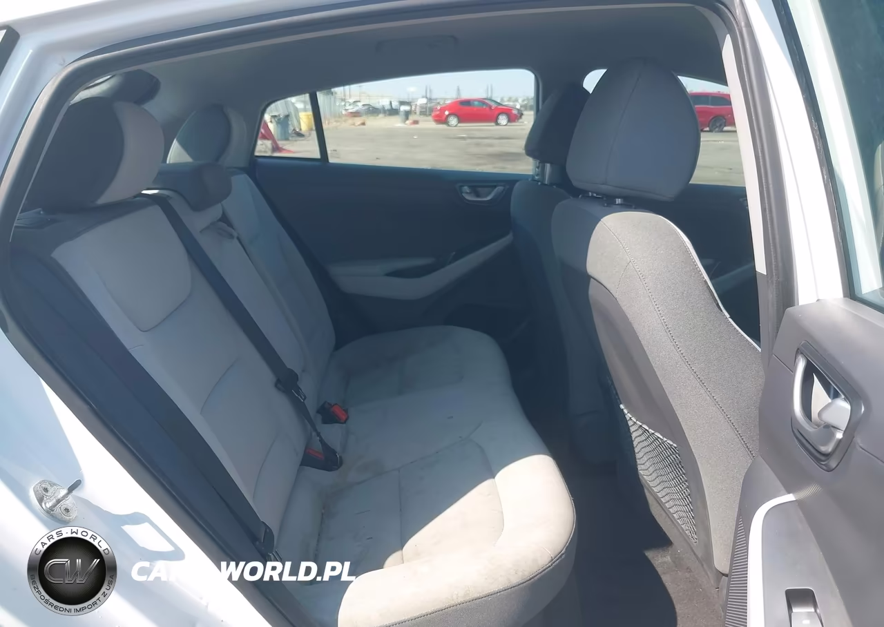 2022 Hyundai Ioniq Plug-In Hybrid Se VIN:KMHC65LDXNU269688 - 8