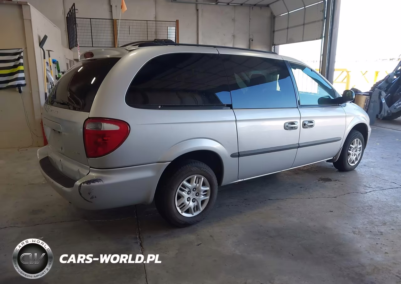 2002 Dodge Grand Caravan Sport VIN:2B4GP44392R768104 - 4