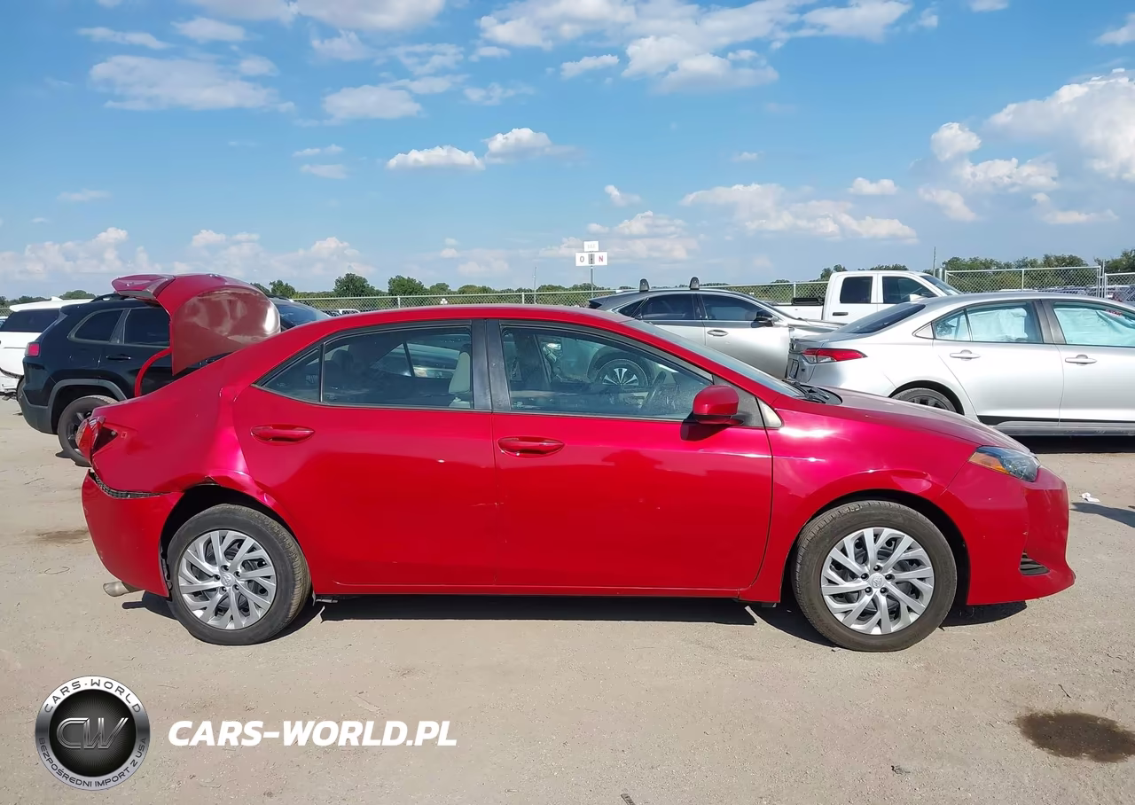 2017 Toyota Corolla Le VIN:5YFBURHE1HP639622 - 13