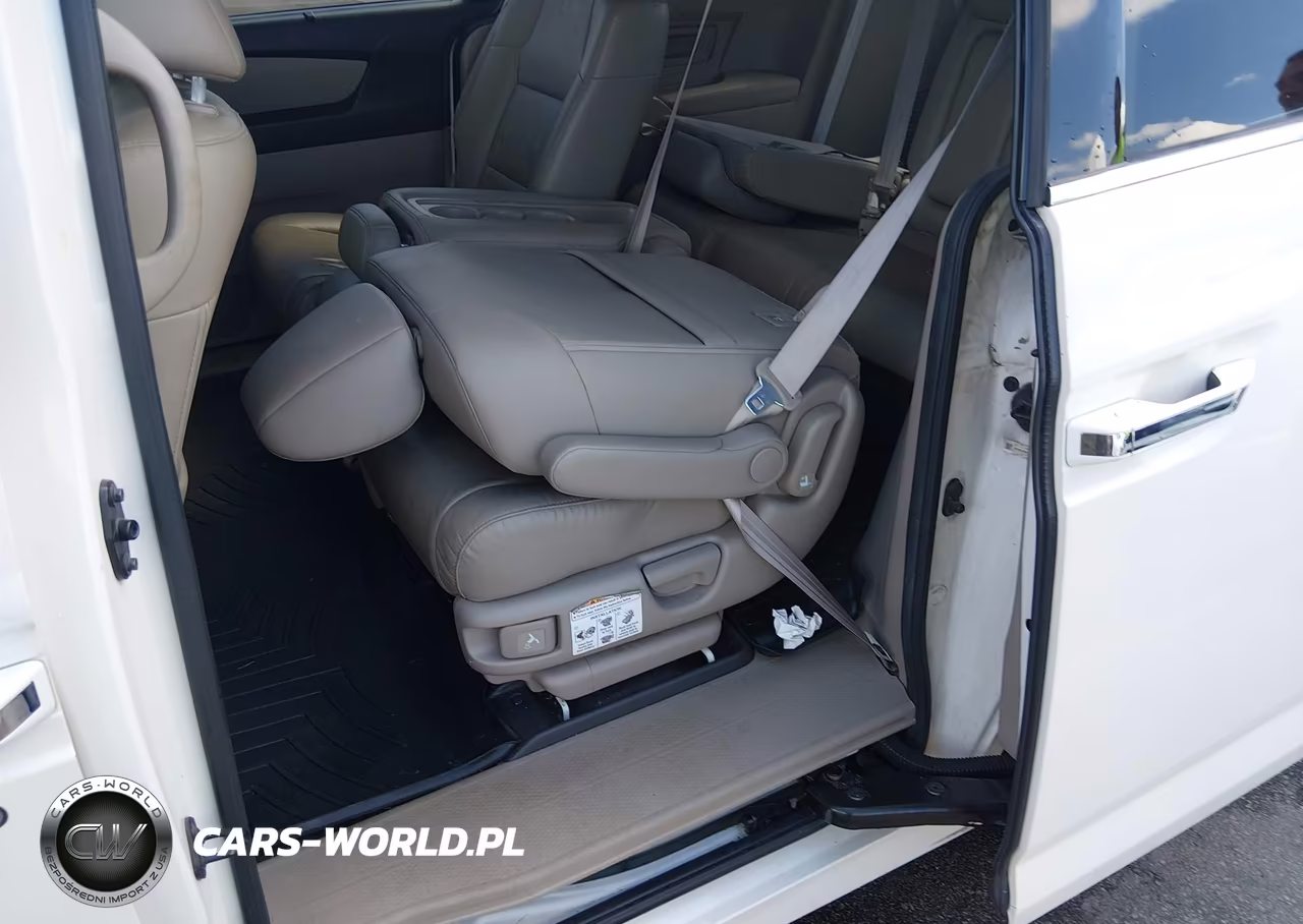 2015 Honda Odyssey Touring-Touring Elite VIN:5FNRL5H94FB057634 - 8