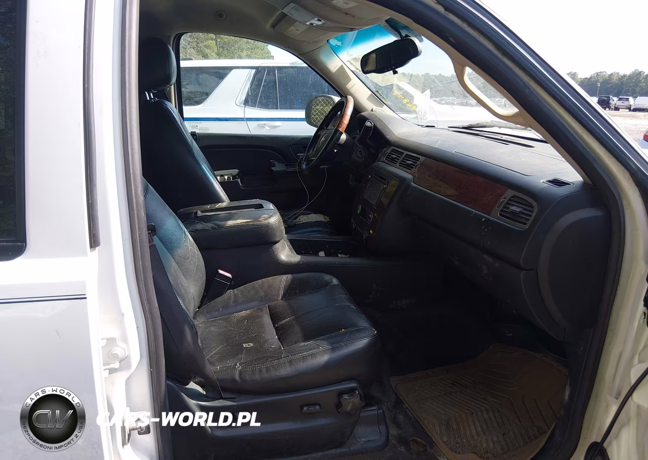 2013 Chevrolet Suburban 1500 Lt VIN:1GNSCJE04DR246847 - 5