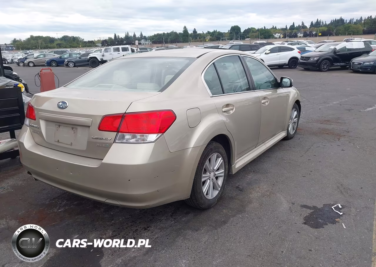 2010 Subaru Legacy 2.5I Premium VIN:4S3BMBG68A3215709 - 4