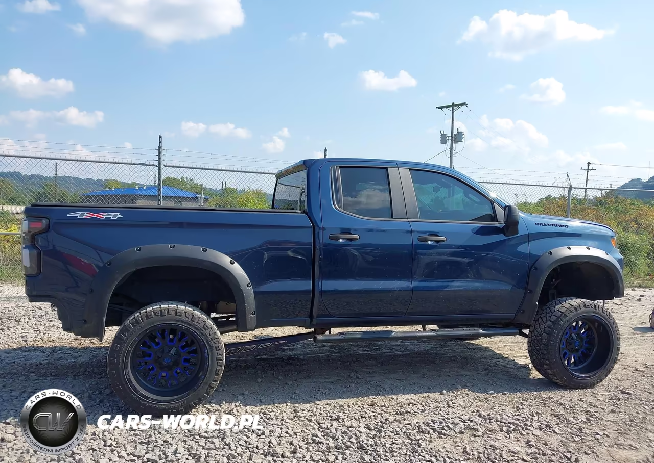 2020 Chevrolet Silverado 1500 4Wd Standard Bed Custom VIN:1GCRYBEFXLZ306583 - 13