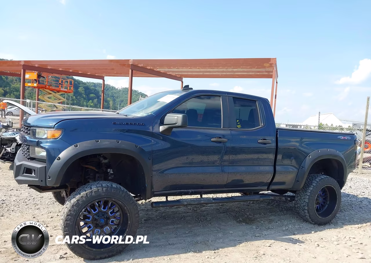 2020 Chevrolet Silverado 1500 4Wd Standard Bed Custom VIN:1GCRYBEFXLZ306583 - 14