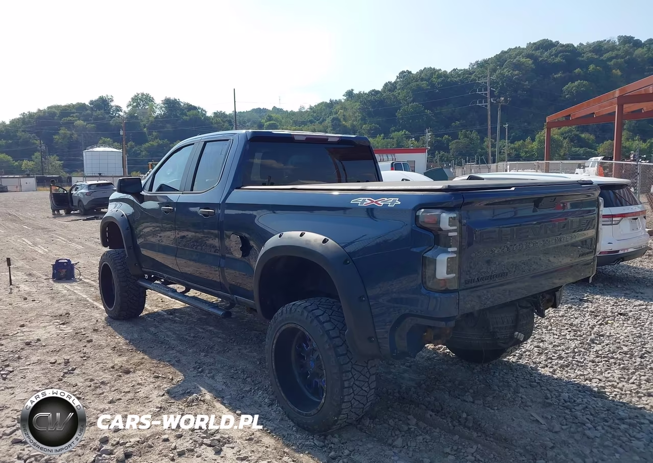2020 Chevrolet Silverado 1500 4Wd Standard Bed Custom VIN:1GCRYBEFXLZ306583 - 3