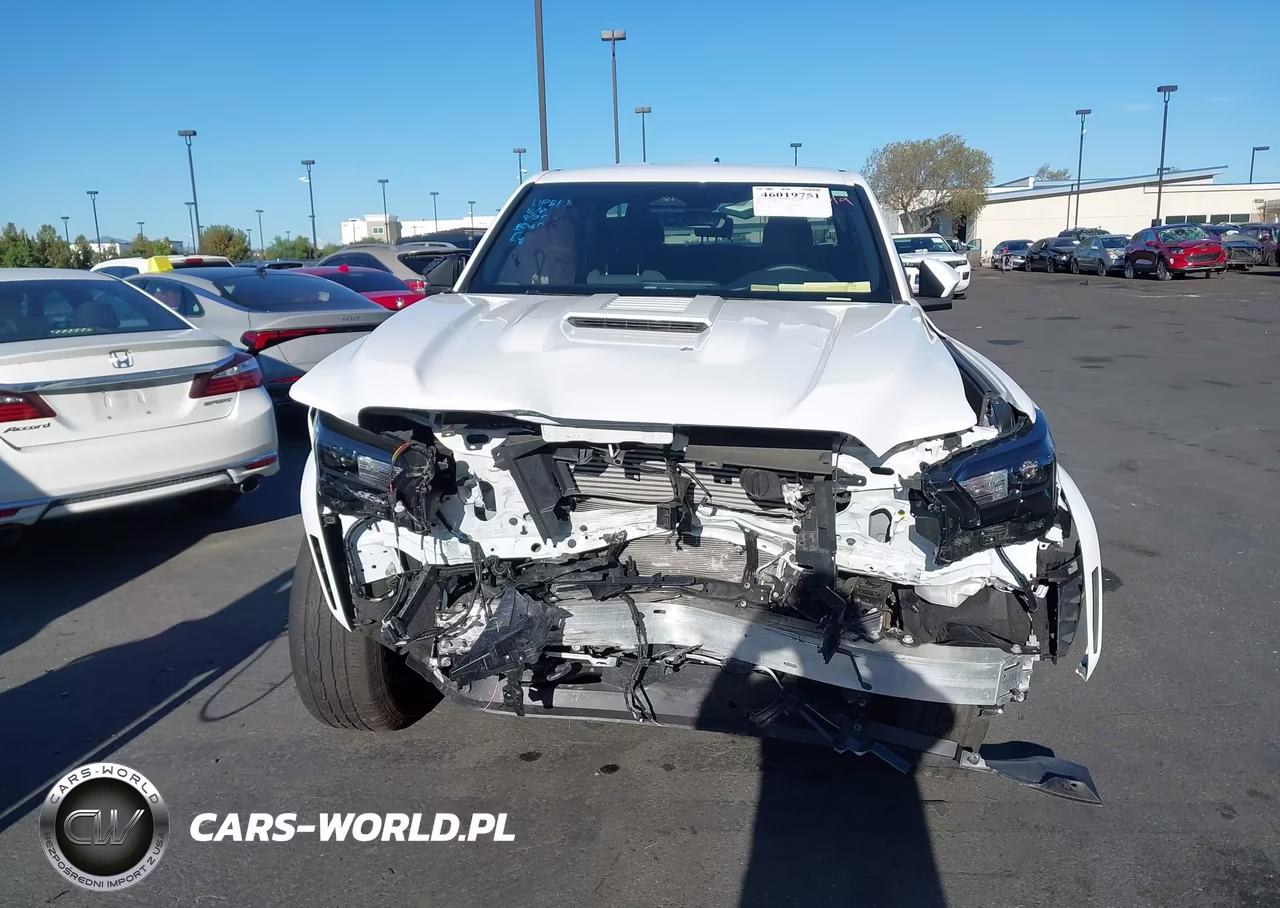 2025 Toyota Tacoma Trd Sport VIN:3TMKB5FN0SM026326 - 13