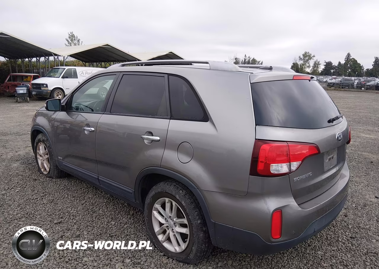 2015 Kia Sorento Lx VIN:5XYKTCA68FG600045 - 3