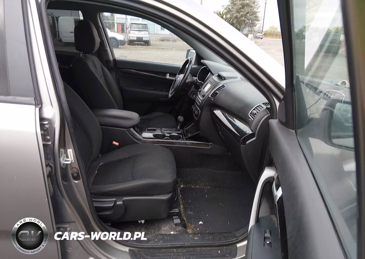 2015 Kia Sorento Lx VIN:5XYKTCA68FG600045 - 5