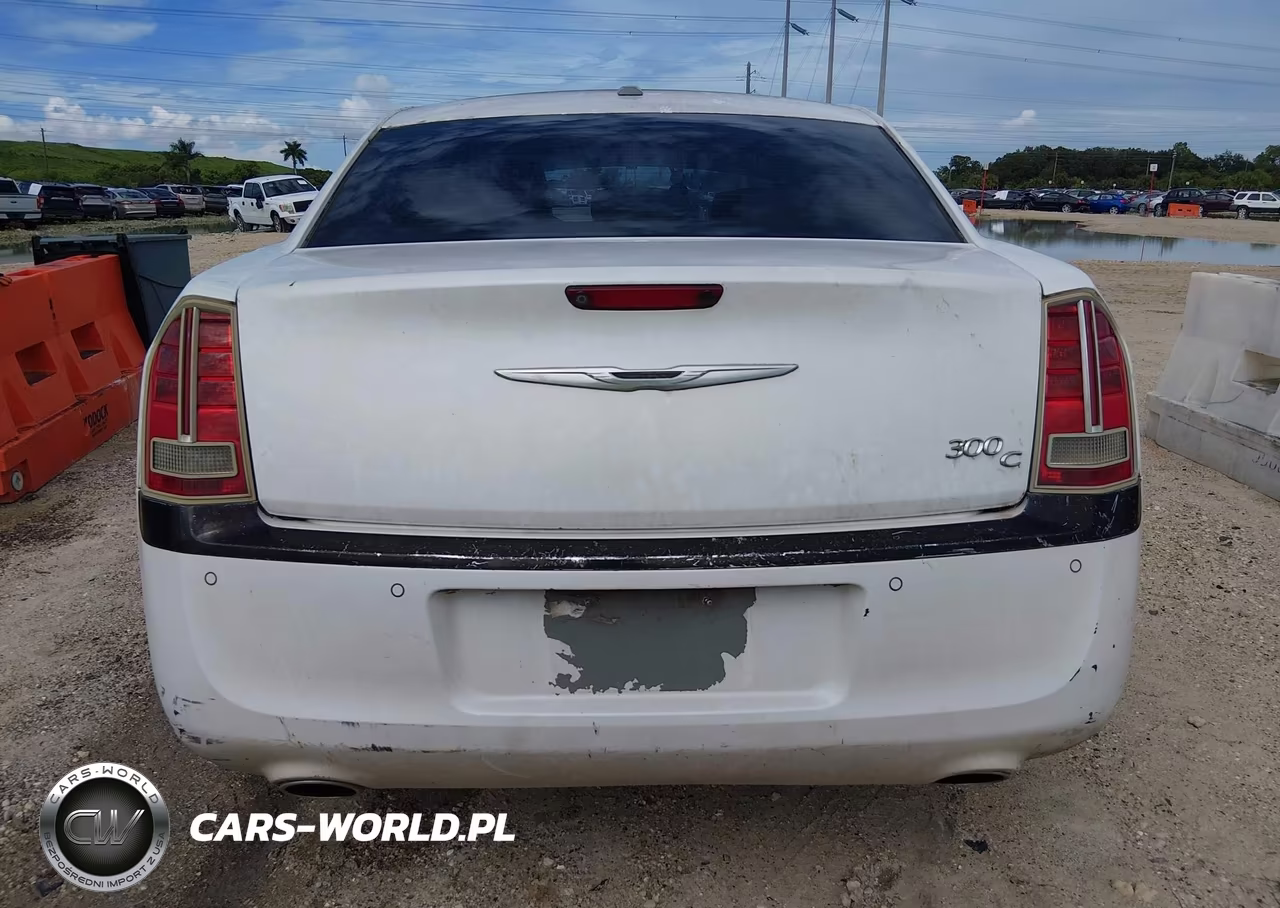 2014 Chrysler 300C VIN:2C3CCAET7EH159957 - 16