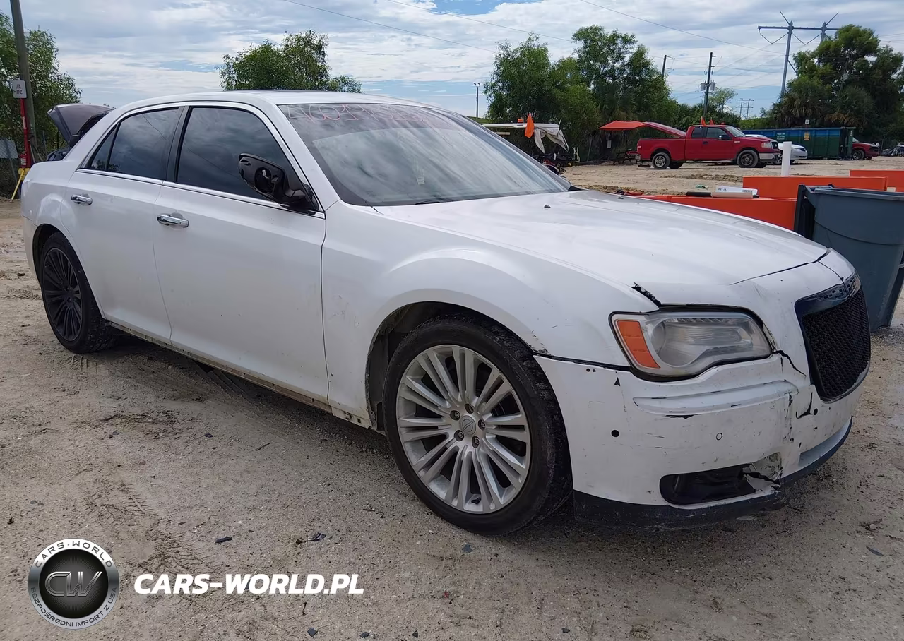 2014 Chrysler 300C VIN:2C3CCAET7EH159957 - 17