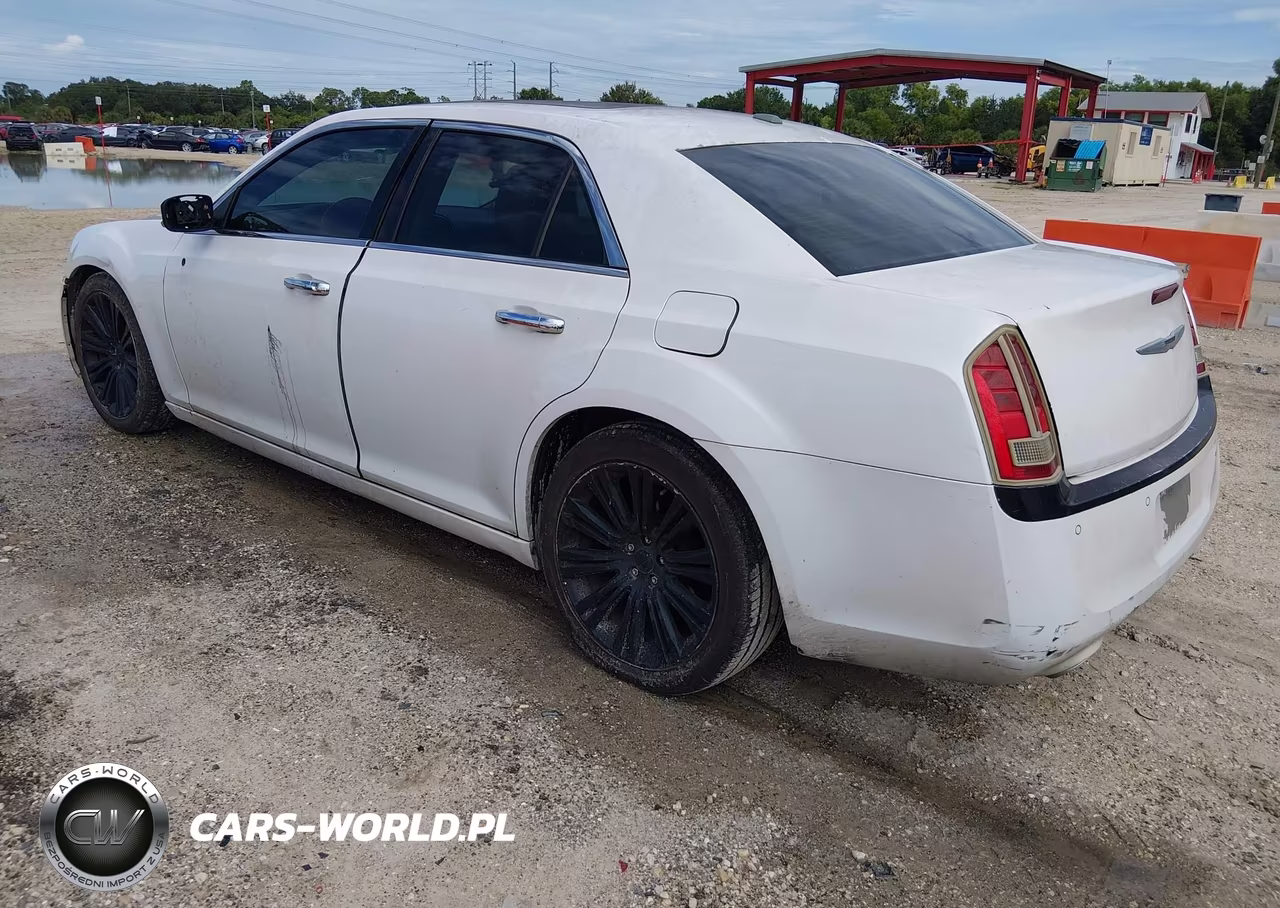 2014 Chrysler 300C VIN:2C3CCAET7EH159957 - 3