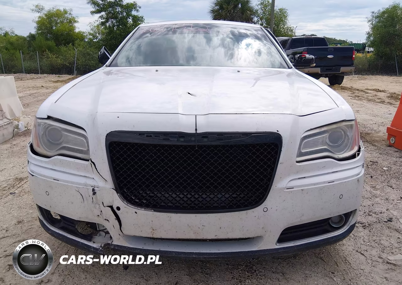 2014 Chrysler 300C VIN:2C3CCAET7EH159957 - 6