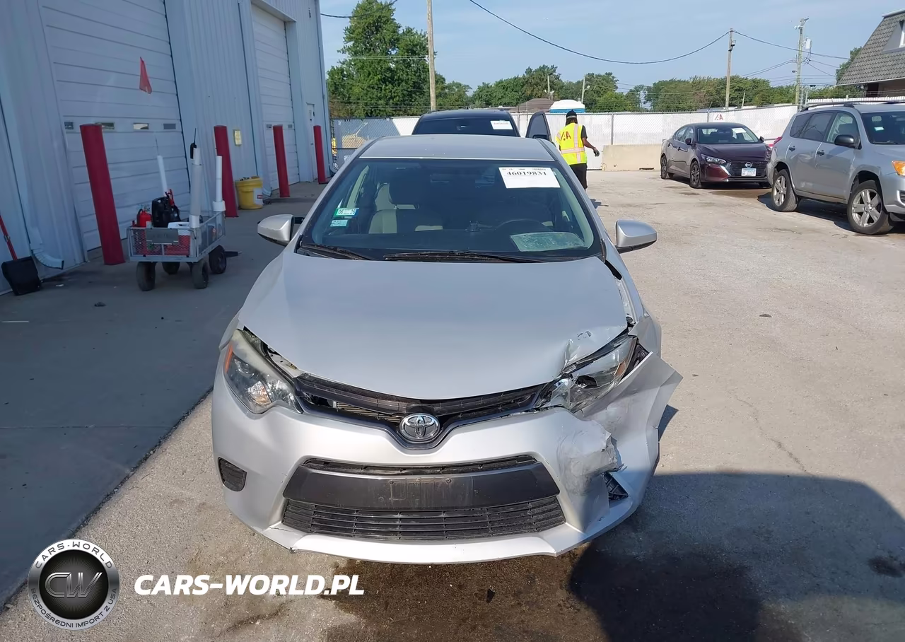 2015 Toyota Corolla Le VIN:2T1BURHE2FC229750 - 12
