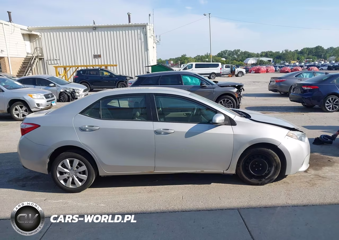 2015 Toyota Corolla Le VIN:2T1BURHE2FC229750 - 13