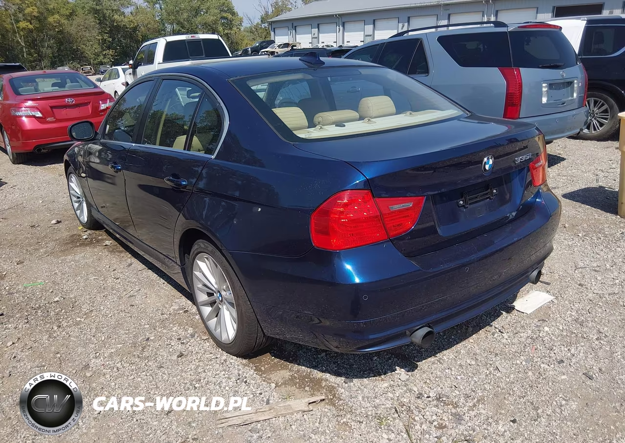 2011 BMW 335I xDrive VIN:WBAPL5G50BNN22666 - 3