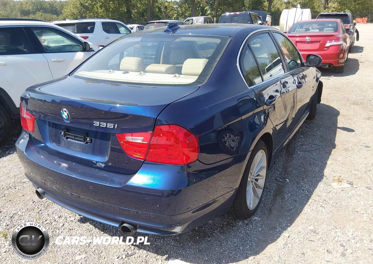 2011 BMW 335I xDrive VIN:WBAPL5G50BNN22666 - 4
