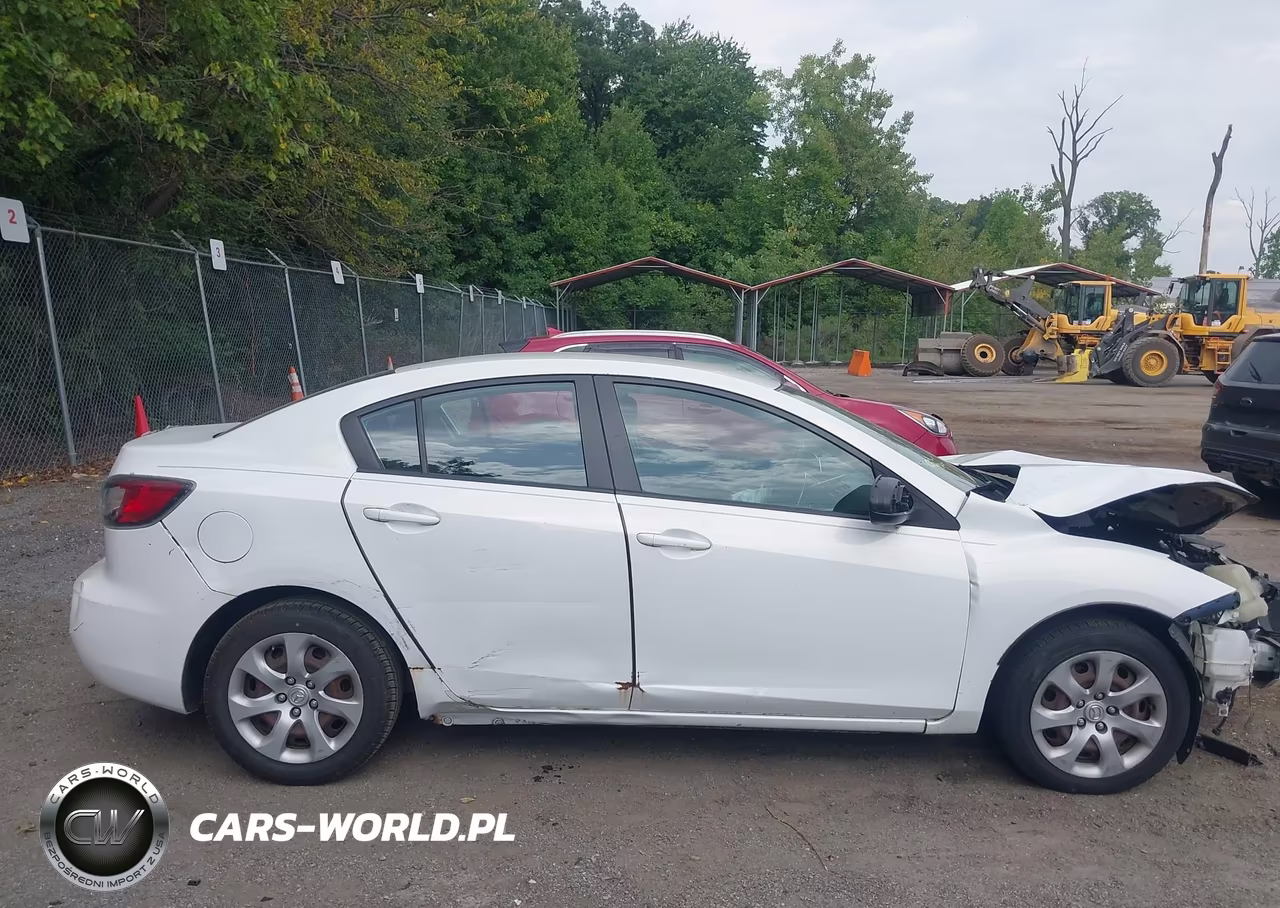 2012 Mazda Mazda3 I Sport VIN:JM1BL1UG7C1518201 - 13