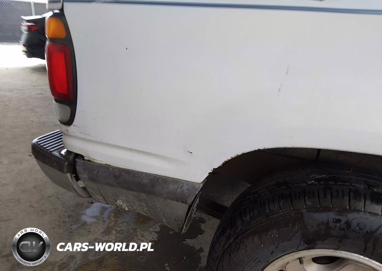 1996 Ford Explorer VIN:1FMDU34X8TUA02490 - 12