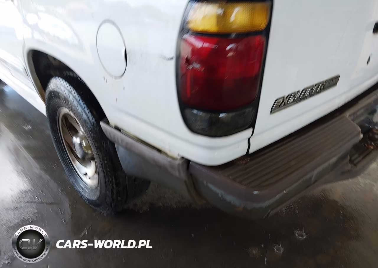 1996 Ford Explorer VIN:1FMDU34X8TUA02490 - 6